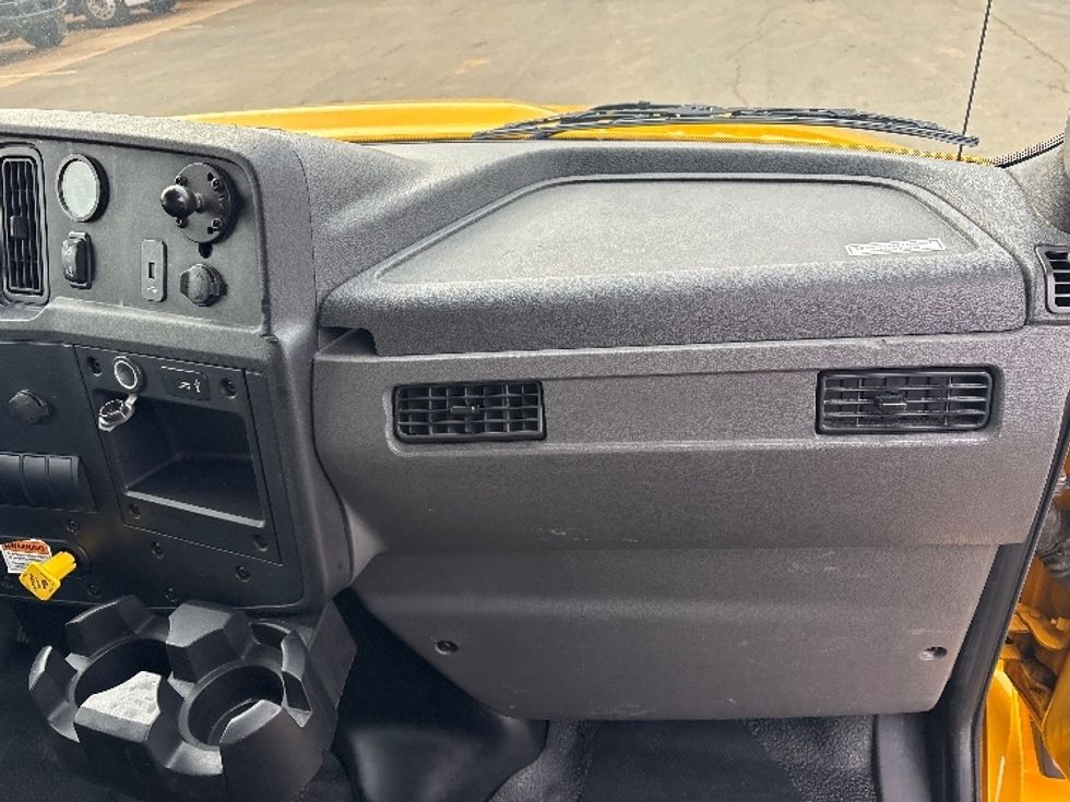 Medium Duty Box Truck-Light and Medium Duty Trucks-International-2021-MV607-Mebane-NC-170,637\n\t\tmiles-$ 47,750 - Image 20