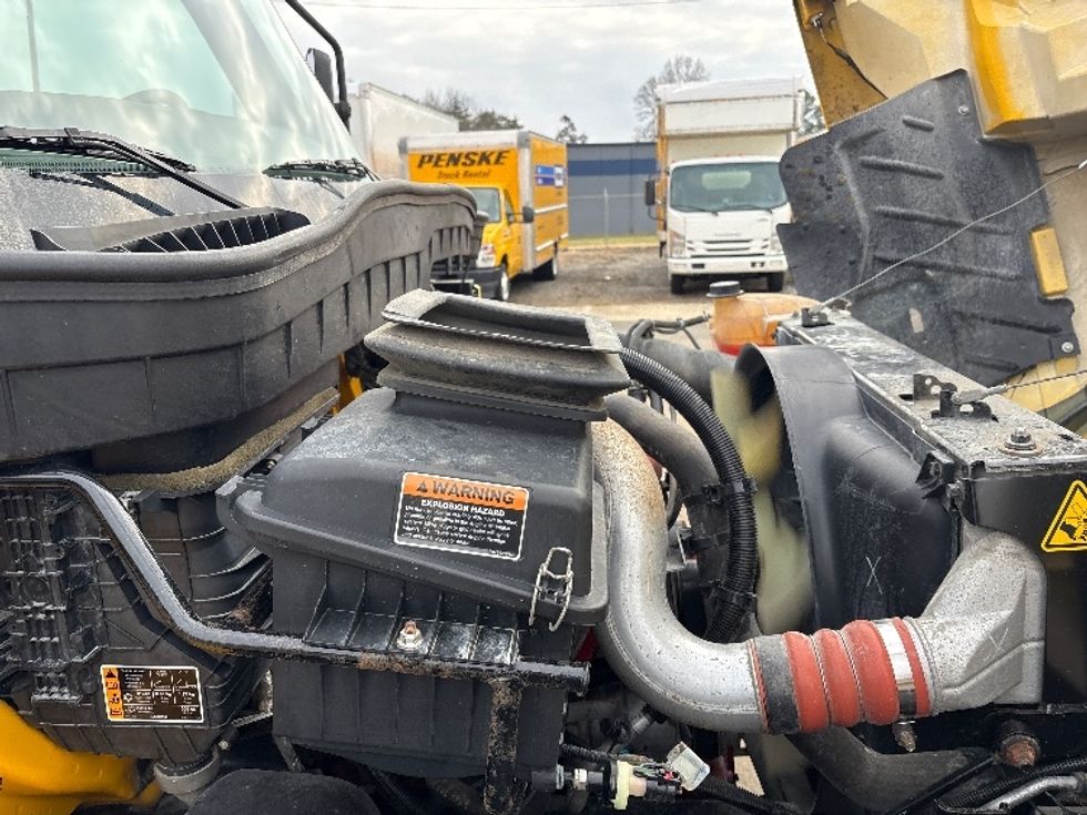 Medium Duty Box Truck-Light and Medium Duty Trucks-International-2021-MV607-Mebane-NC-170,637\n\t\tmiles-$ 47,750 - Image 22