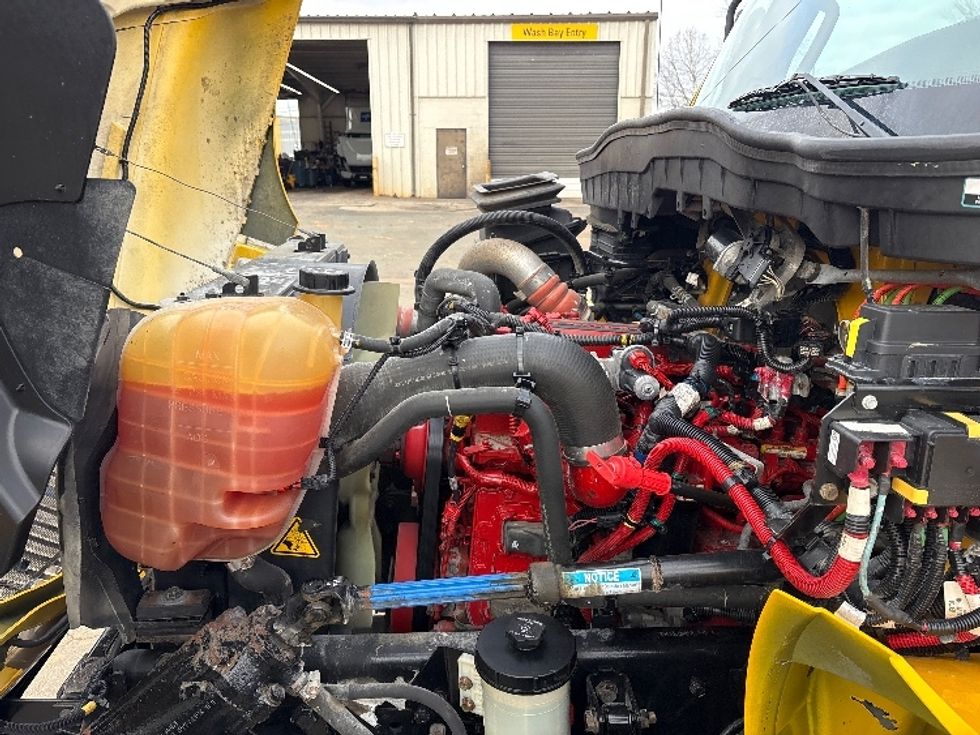 Medium Duty Box Truck-Light and Medium Duty Trucks-International-2021-MV607-Mebane-NC-170,637\n\t\tmiles-$ 47,750 - Image 23