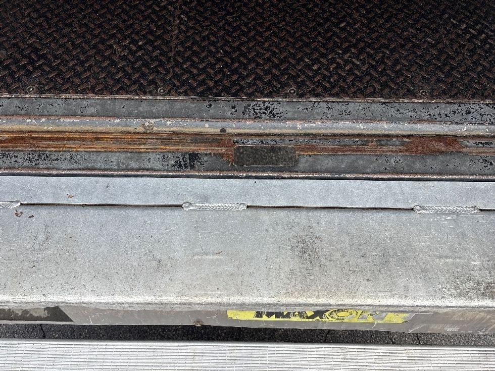 Medium Duty Box Truck-Light and Medium Duty Trucks-International-2021-MV607-Mebane-NC-175,051\n\t\tmiles-$ 57,000 - Image 10