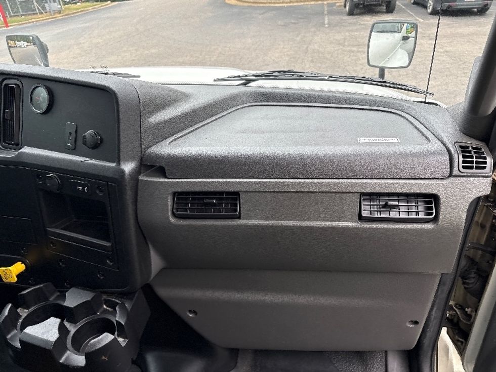 Medium Duty Box Truck-Light and Medium Duty Trucks-International-2021-MV607-Mebane-NC-175,051\n\t\tmiles-$ 57,000 - Image 21