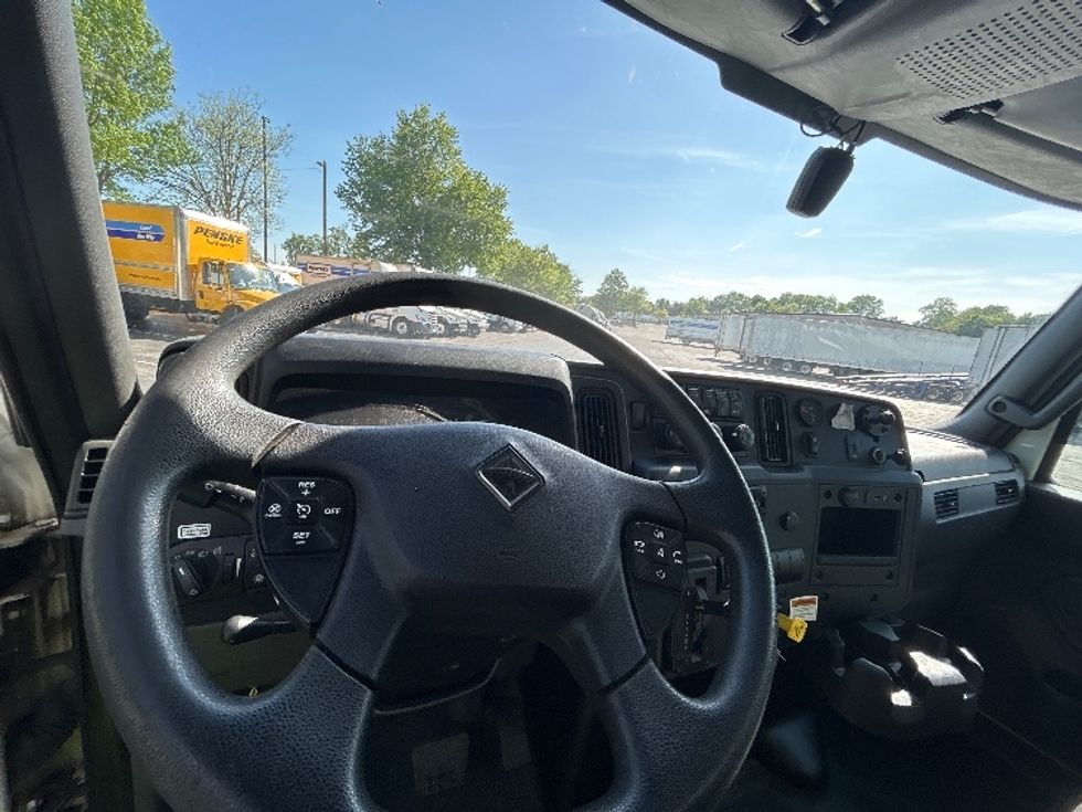 Medium Duty Box Truck-Light and Medium Duty Trucks-International-2021-MV607-Mebane-NC-182,083\n\t\tmiles-$ 56,250 - Image 17