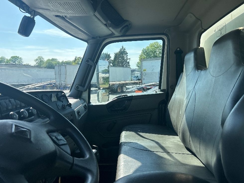 Medium Duty Box Truck-Light and Medium Duty Trucks-International-2021-MV607-Mebane-NC-182,083\n\t\tmiles-$ 56,250 - Image 19