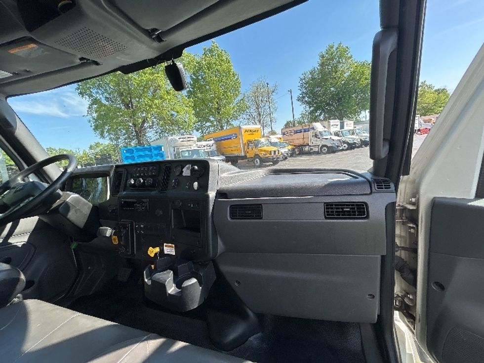 Medium Duty Box Truck-Light and Medium Duty Trucks-International-2021-MV607-Mebane-NC-182,083\n\t\tmiles-$ 56,250 - Image 21