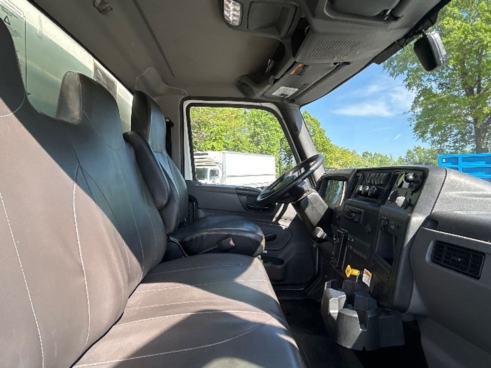 Medium Duty Box Truck-Light and Medium Duty Trucks-International-2021-MV607-Mebane-NC-182,083\n\t\tmiles-$ 56,250 - Image 22