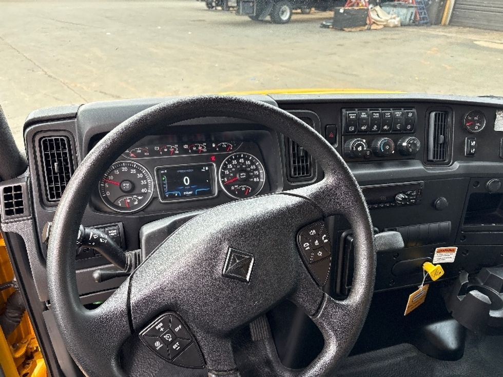 Medium Duty Box Truck-Light and Medium Duty Trucks-International-2021-MV607-Mebane-NC-213,657\n\t\tmiles-$ 41,250 - Image 17