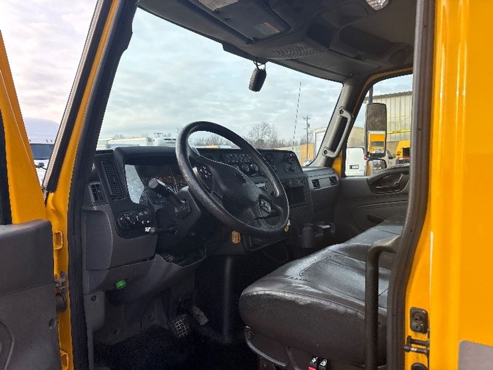 Medium Duty Box Truck-Light and Medium Duty Trucks-International-2021-MV607-Mebane-NC-250,432\n\t\tmiles-$ 34,000 - Image 15