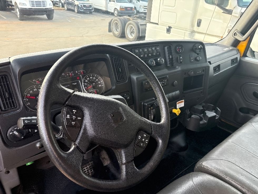 Medium Duty Box Truck-Light and Medium Duty Trucks-International-2021-MV607-Mebane-NC-250,432\n\t\tmiles-$ 34,000 - Image 16