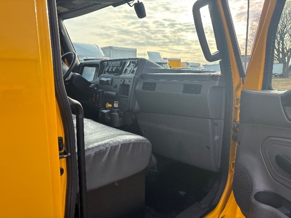Medium Duty Box Truck-Light and Medium Duty Trucks-International-2021-MV607-Mebane-NC-250,432\n\t\tmiles-$ 34,000 - Image 19
