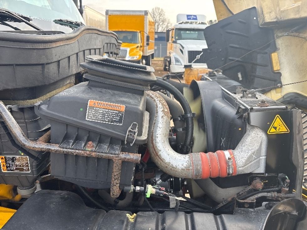 Medium Duty Box Truck-Light and Medium Duty Trucks-International-2021-MV607-Mebane-NC-250,432\n\t\tmiles-$ 34,000 - Image 22