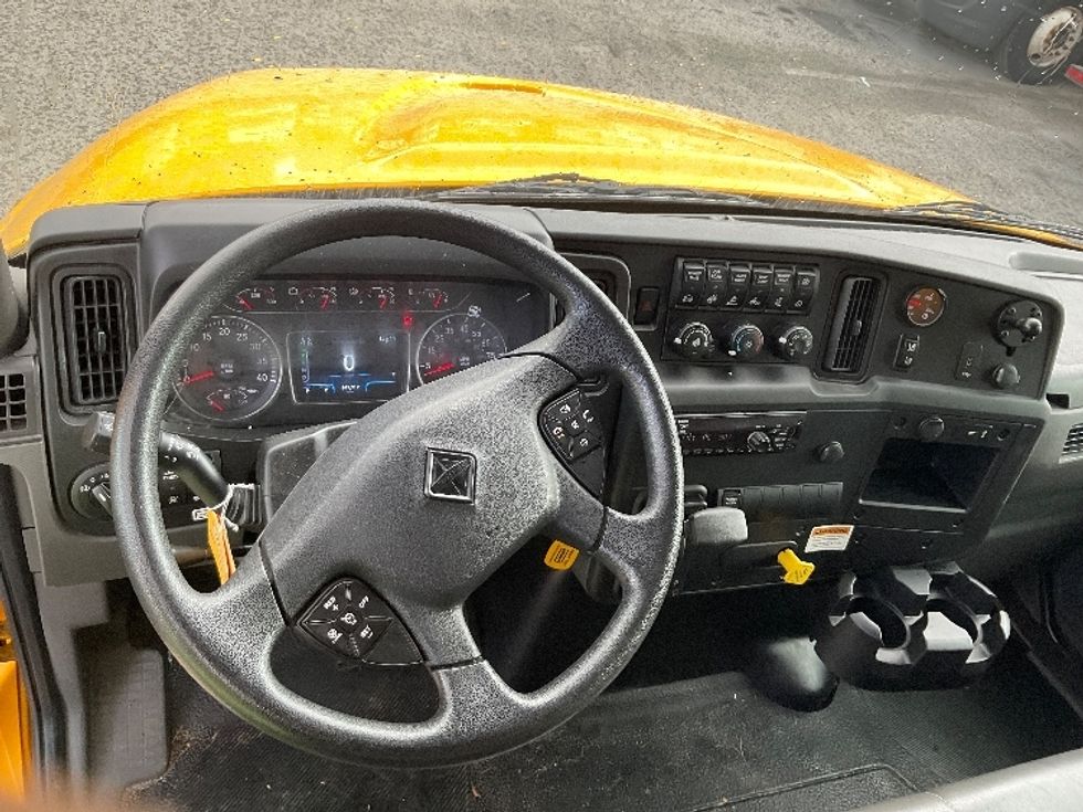 Medium Duty Box Truck-Light and Medium Duty Trucks-International-2021-MV607-Medley-FL-149,920\n\t\tmiles-$ 49,500 - Image 18