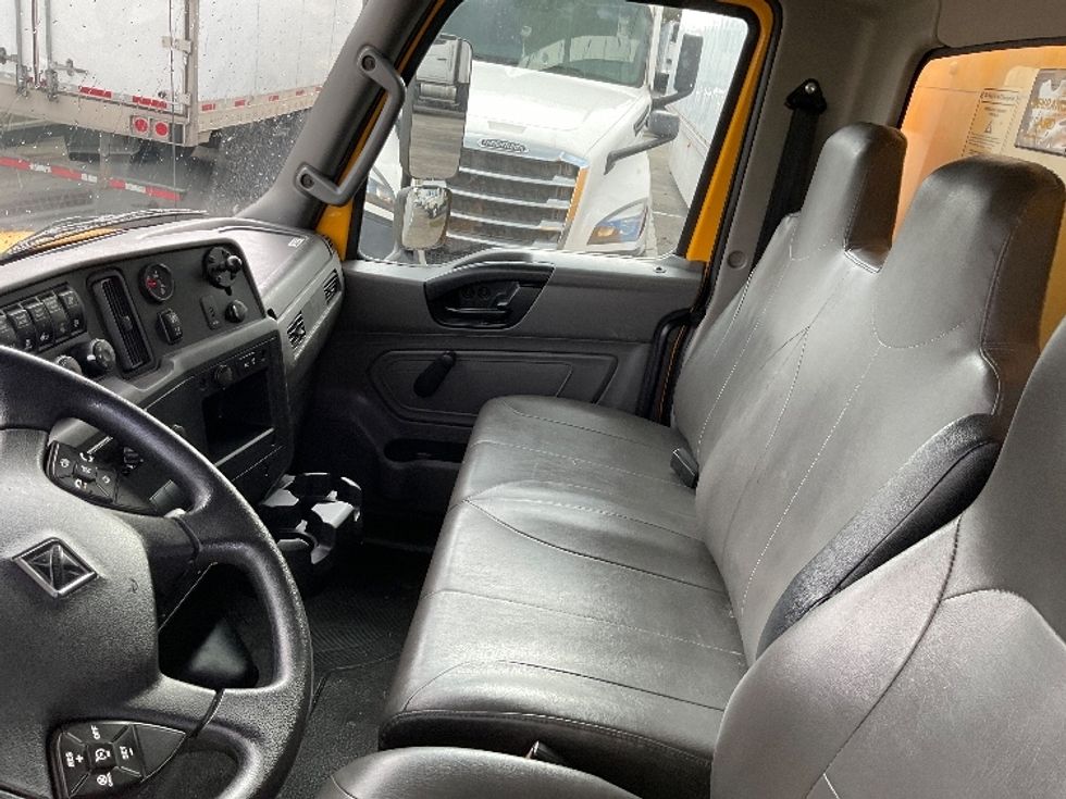 Medium Duty Box Truck-Light and Medium Duty Trucks-International-2021-MV607-Medley-FL-149,920\n\t\tmiles-$ 49,500 - Image 19