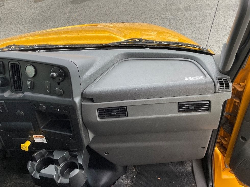 Medium Duty Box Truck-Light and Medium Duty Trucks-International-2021-MV607-Medley-FL-149,920\n\t\tmiles-$ 49,500 - Image 21