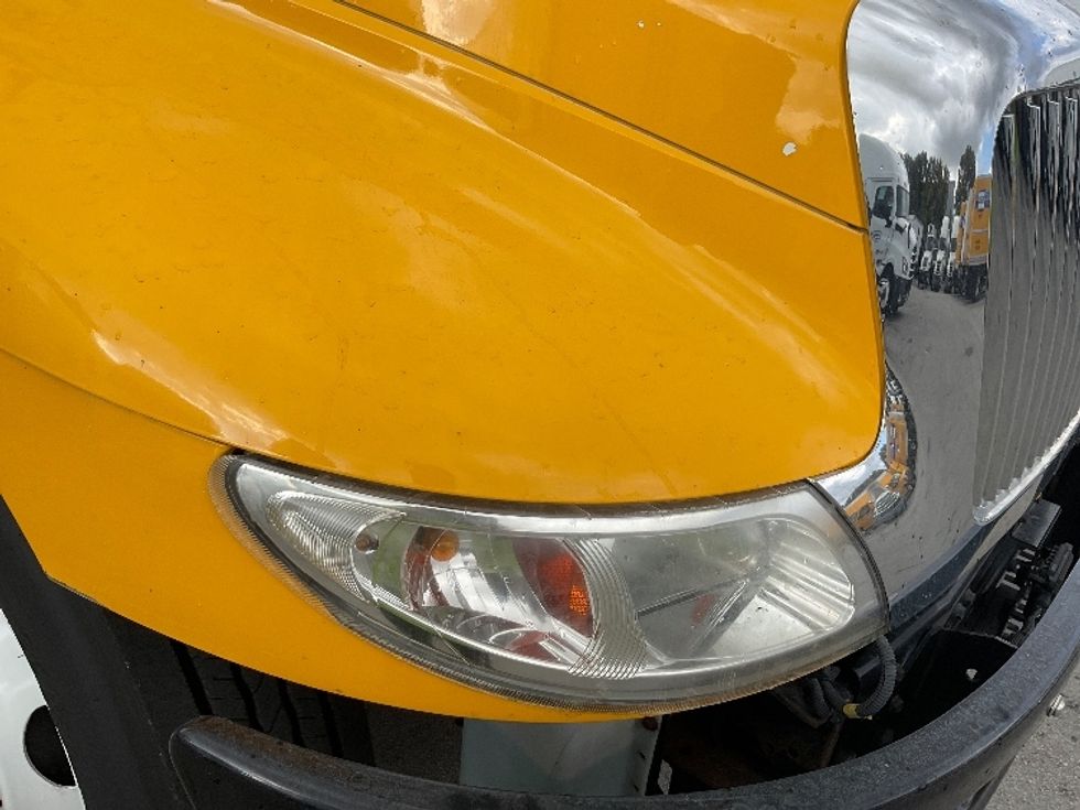 Medium Duty Box Truck-Light and Medium Duty Trucks-International-2021-MV607-Medley-FL-149,920\n\t\tmiles-$ 49,500 - Image 26