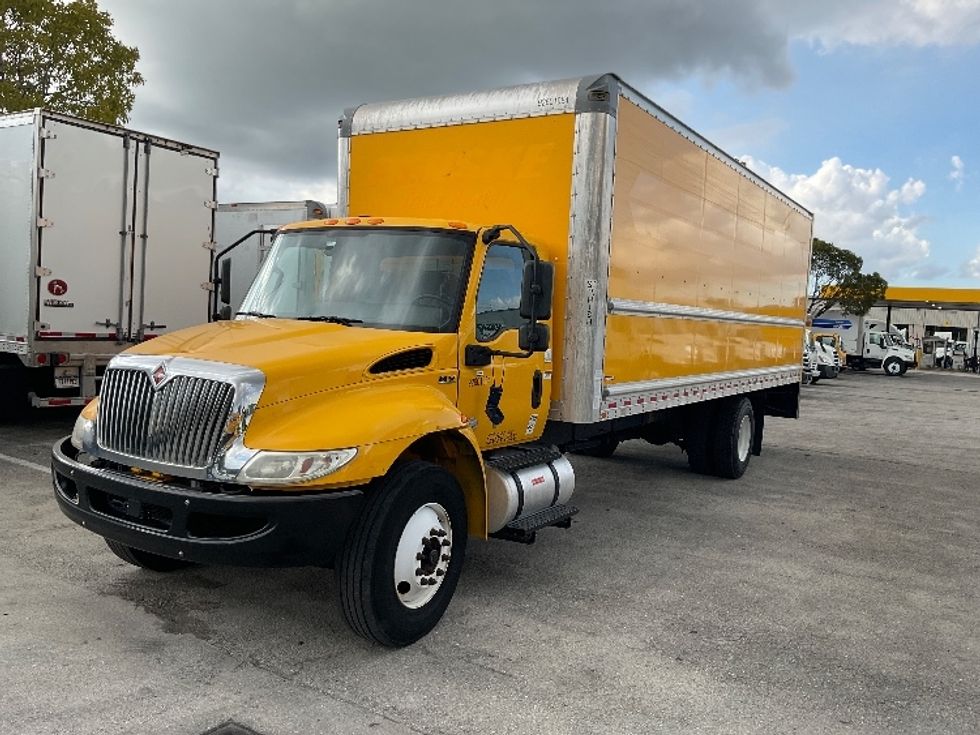 Medium Duty Box Truck-Light and Medium Duty Trucks-International-2021-MV607-Medley-FL-149,920\n\t\tmiles-$ 49,500 - Image 3
