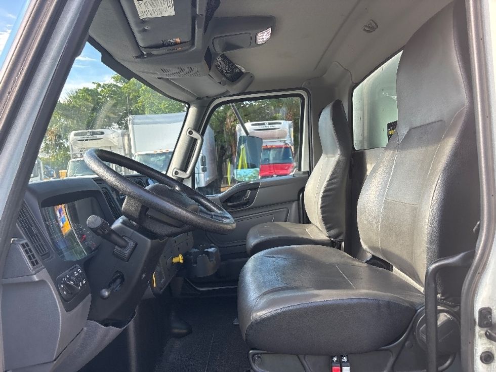 Medium Duty Box Truck-Light and Medium Duty Trucks-International-2021-MV607-Medley-FL-151,921\n\t\tmiles-$ 47,750 - Image 15