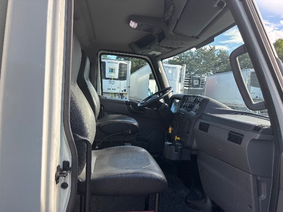 Medium Duty Box Truck-Light and Medium Duty Trucks-International-2021-MV607-Medley-FL-151,921\n\t\tmiles-$ 47,750 - Image 20
