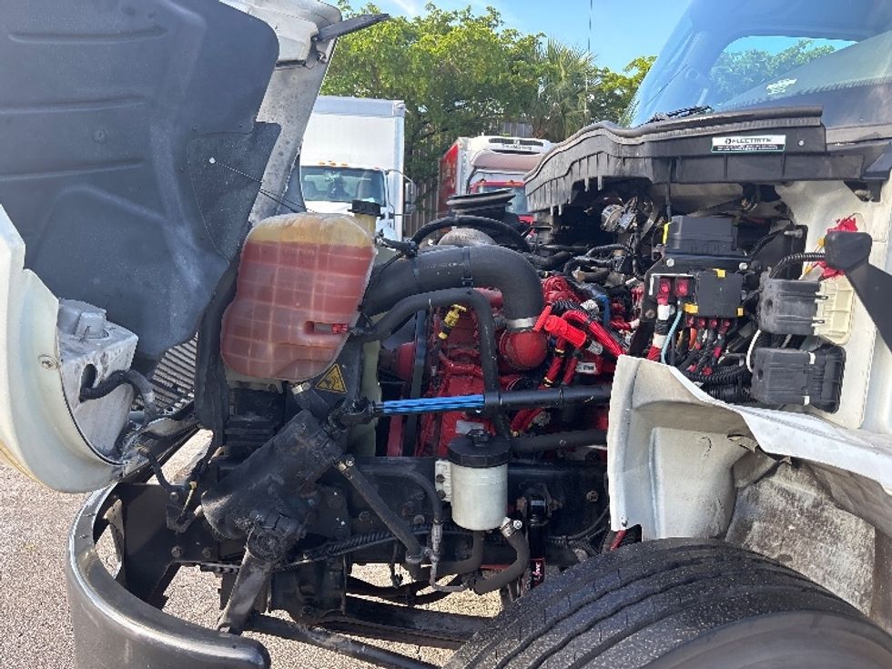 Medium Duty Box Truck-Light and Medium Duty Trucks-International-2021-MV607-Medley-FL-151,921\n\t\tmiles-$ 47,750 - Image 22