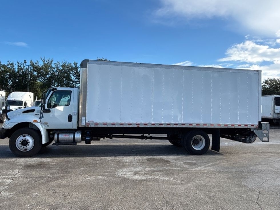 Medium Duty Box Truck-Light and Medium Duty Trucks-International-2021-MV607-Medley-FL-151,921\n\t\tmiles-$ 47,750 - Image 4