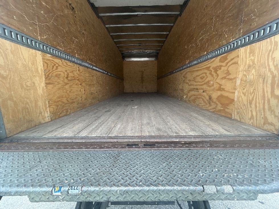 Medium Duty Box Truck-Light and Medium Duty Trucks-International-2021-MV607-Medley-FL-172,540\n\t\tmiles-$ 53,500 - Image 10