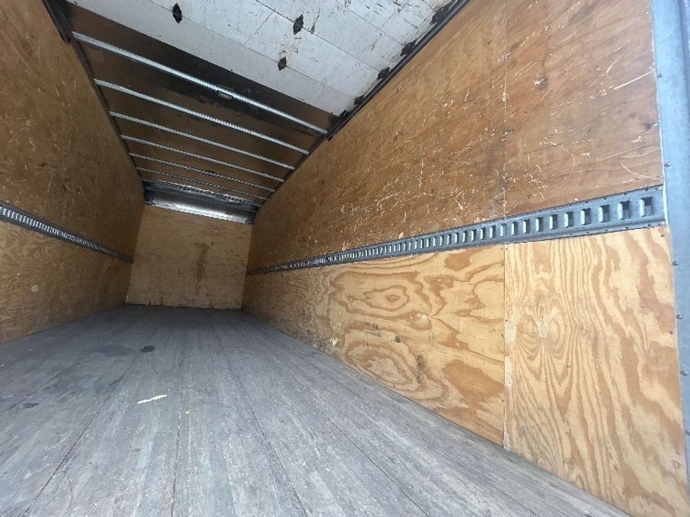 Medium Duty Box Truck-Light and Medium Duty Trucks-International-2021-MV607-Medley-FL-172,540\n\t\tmiles-$ 53,500 - Image 12