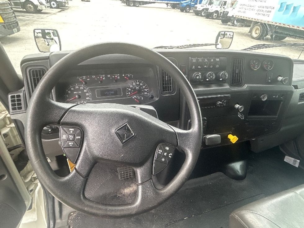 Medium Duty Box Truck-Light and Medium Duty Trucks-International-2021-MV607-Medley-FL-172,540\n\t\tmiles-$ 53,500 - Image 18