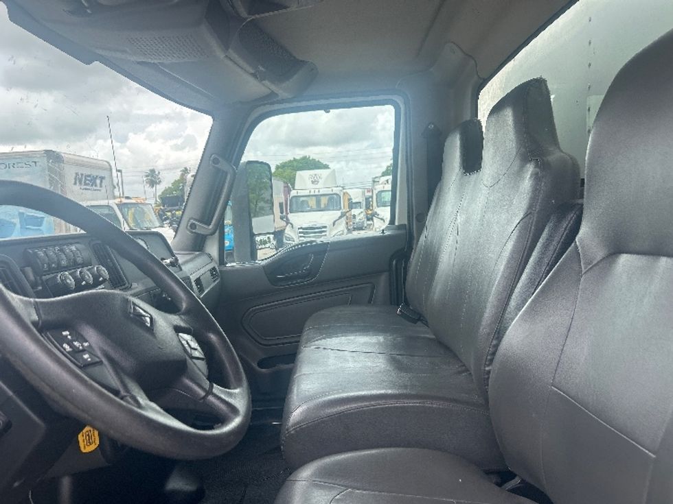 Medium Duty Box Truck-Light and Medium Duty Trucks-International-2021-MV607-Medley-FL-172,540\n\t\tmiles-$ 53,500 - Image 19