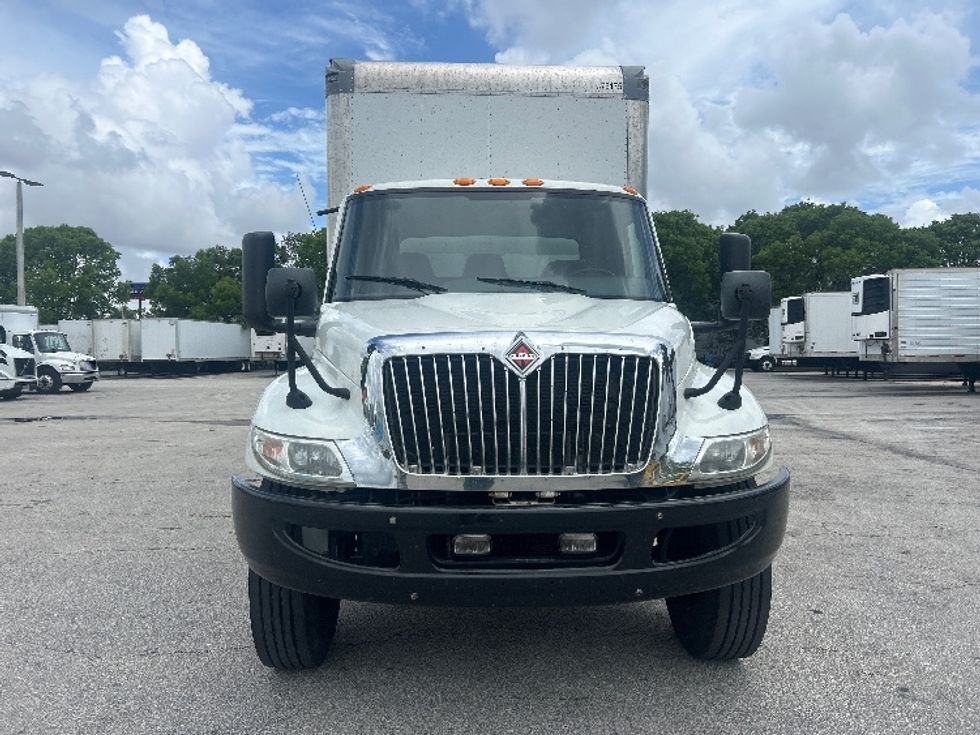 Medium Duty Box Truck-Light and Medium Duty Trucks-International-2021-MV607-Medley-FL-172,540\n\t\tmiles-$ 53,500 - Image 2