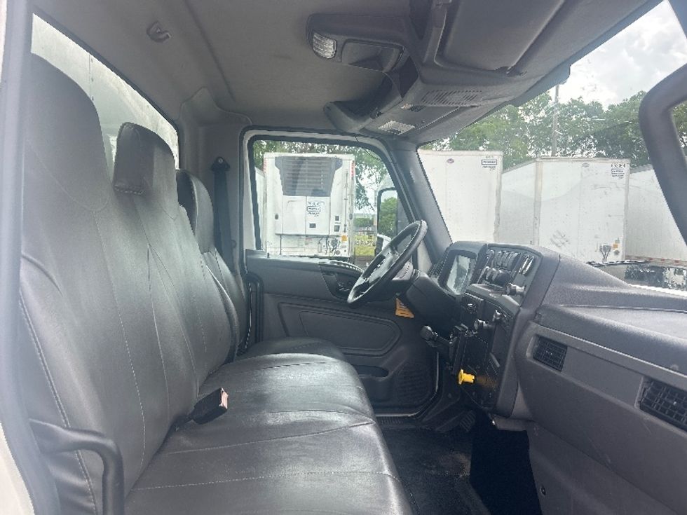 Medium Duty Box Truck-Light and Medium Duty Trucks-International-2021-MV607-Medley-FL-172,540\n\t\tmiles-$ 53,500 - Image 22