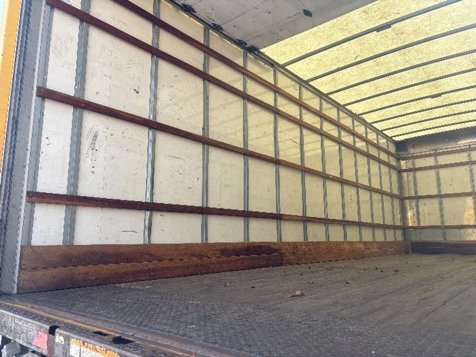 Medium Duty Box Truck-Light and Medium Duty Trucks-International-2021-MV607-Medley-FL-193,114\n\t\tmiles-$ 43,250 - Image 11