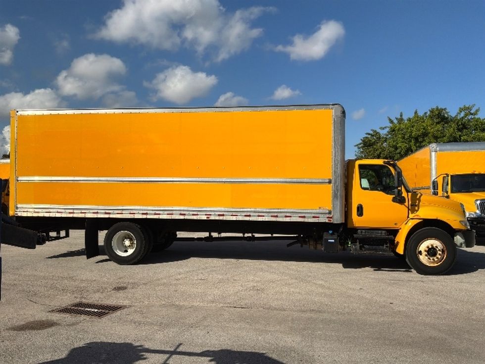 Medium Duty Box Truck-Light and Medium Duty Trucks-International-2021-MV607-Medley-FL-193,114\n\t\tmiles-$ 43,250 - Image 15