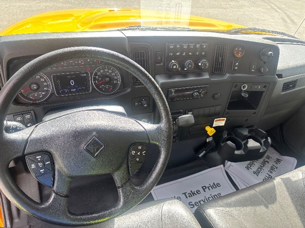 Medium Duty Box Truck-Light and Medium Duty Trucks-International-2021-MV607-Medley-FL-193,114\n\t\tmiles-$ 43,250 - Image 18