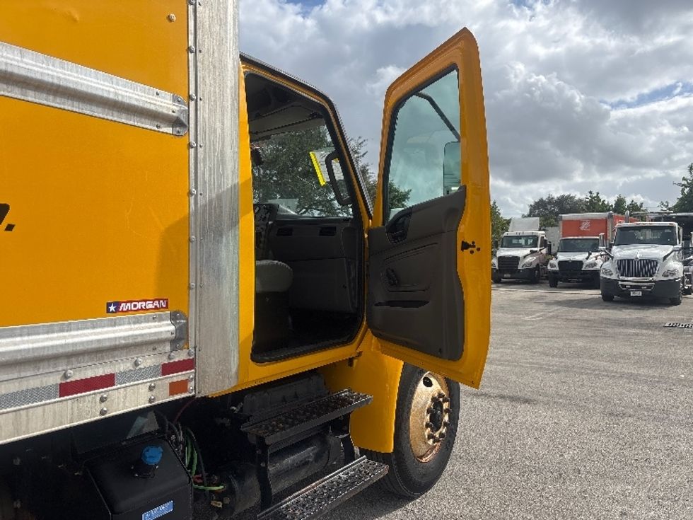 Medium Duty Box Truck-Light and Medium Duty Trucks-International-2021-MV607-Medley-FL-193,114\n\t\tmiles-$ 43,250 - Image 20