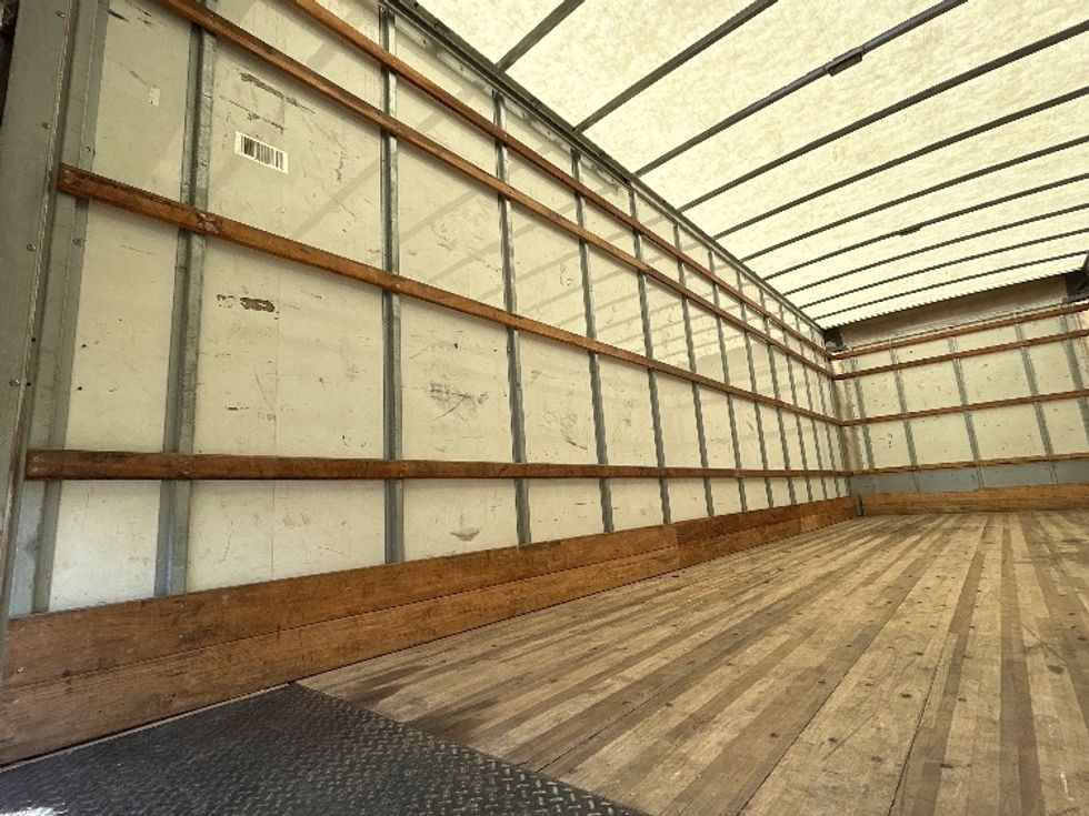 Medium Duty Box Truck-Light and Medium Duty Trucks-International-2021-MV607-Medley-FL-194,151\n\t\tmiles-$ 46,000 - Image 10