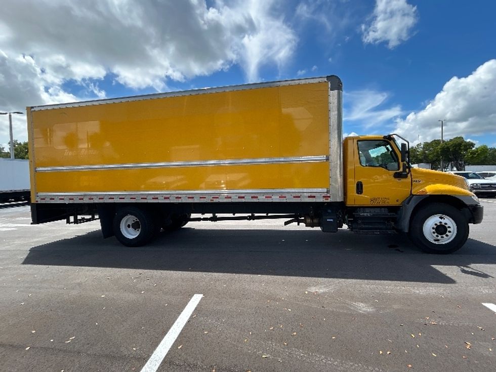 Medium Duty Box Truck-Light and Medium Duty Trucks-International-2021-MV607-Medley-FL-194,151\n\t\tmiles-$ 46,000 - Image 14