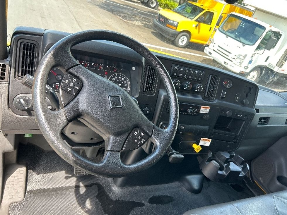Medium Duty Box Truck-Light and Medium Duty Trucks-International-2021-MV607-Medley-FL-194,151\n\t\tmiles-$ 46,000 - Image 17