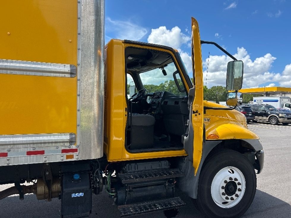 Medium Duty Box Truck-Light and Medium Duty Trucks-International-2021-MV607-Medley-FL-194,151\n\t\tmiles-$ 46,000 - Image 19