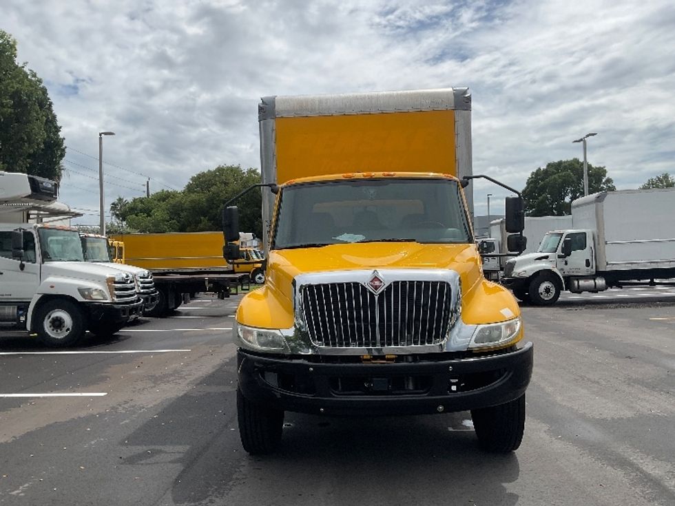 Medium Duty Box Truck-Light and Medium Duty Trucks-International-2021-MV607-Medley-FL-194,151\n\t\tmiles-$ 46,000 - Image 2