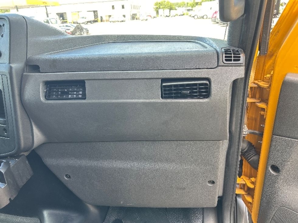 Medium Duty Box Truck-Light and Medium Duty Trucks-International-2021-MV607-Medley-FL-194,151\n\t\tmiles-$ 46,000 - Image 20