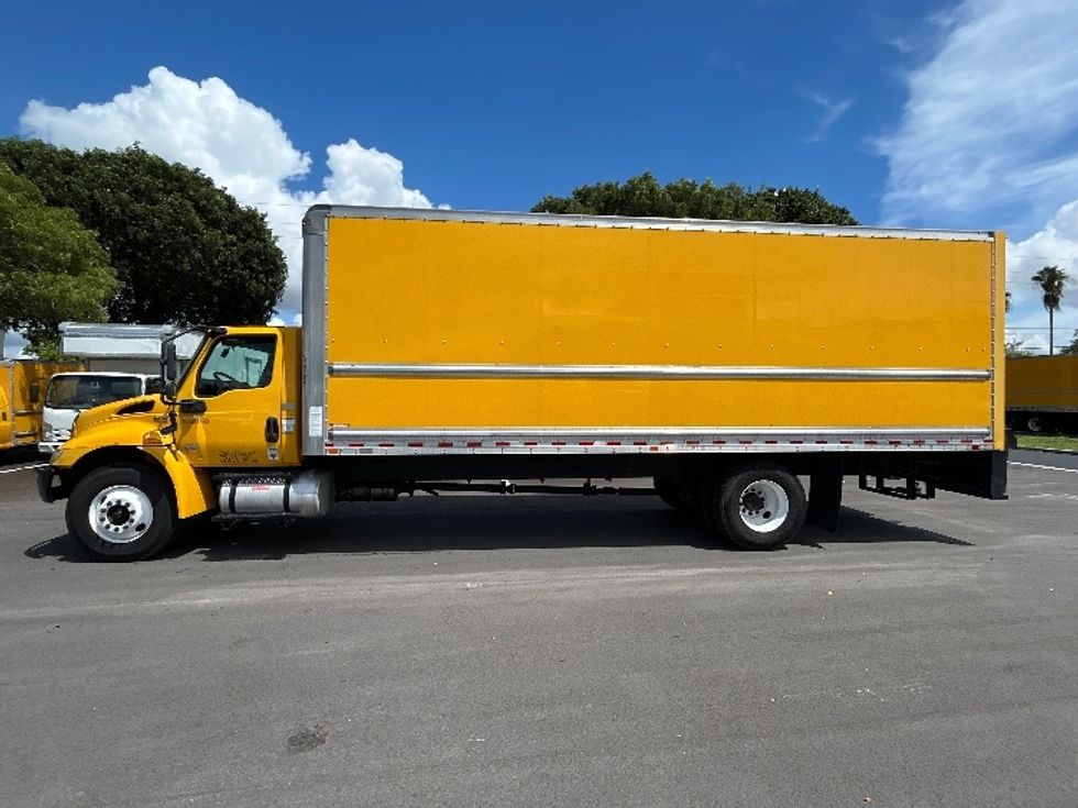 Medium Duty Box Truck-Light and Medium Duty Trucks-International-2021-MV607-Medley-FL-194,151\n\t\tmiles-$ 46,000 - Image 4