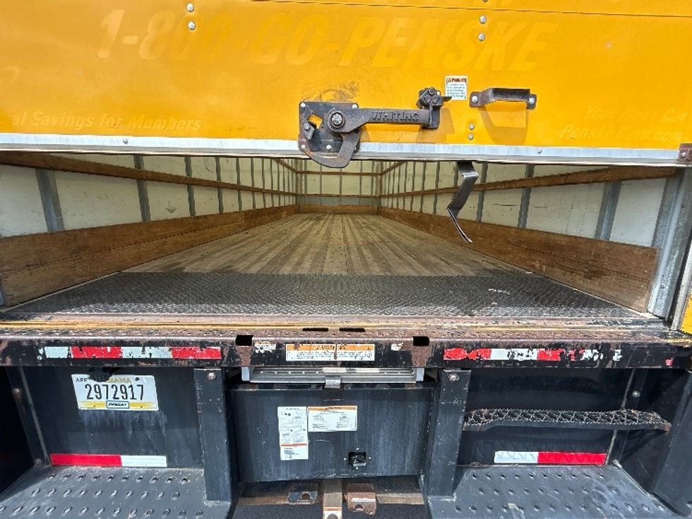 Medium Duty Box Truck-Light and Medium Duty Trucks-International-2021-MV607-Medley-FL-194,151\n\t\tmiles-$ 46,000 - Image 9