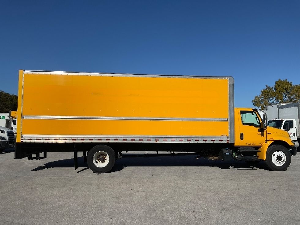 Medium Duty Box Truck-Light and Medium Duty Trucks-International-2021-MV607-Medley-FL-197,210\n\t\tmiles-$ 42,750 - Image 15