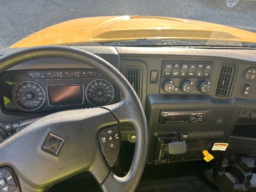 Medium Duty Box Truck-Light and Medium Duty Trucks-International-2021-MV607-Medley-FL-197,210\n\t\tmiles-$ 42,750 - Image 18