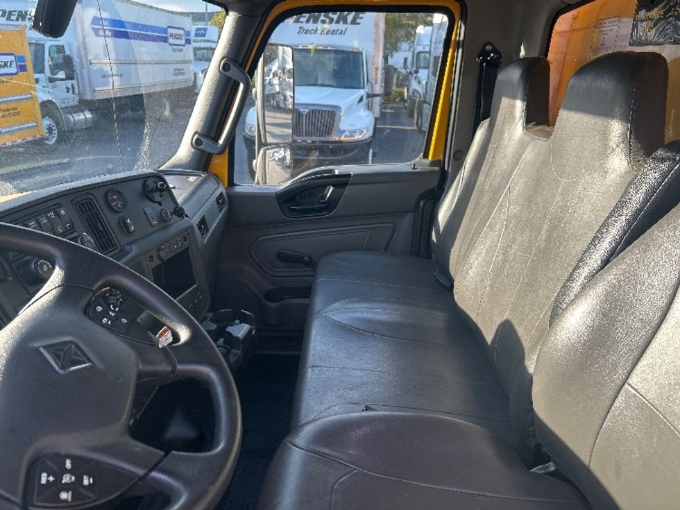Medium Duty Box Truck-Light and Medium Duty Trucks-International-2021-MV607-Medley-FL-197,210\n\t\tmiles-$ 42,750 - Image 19