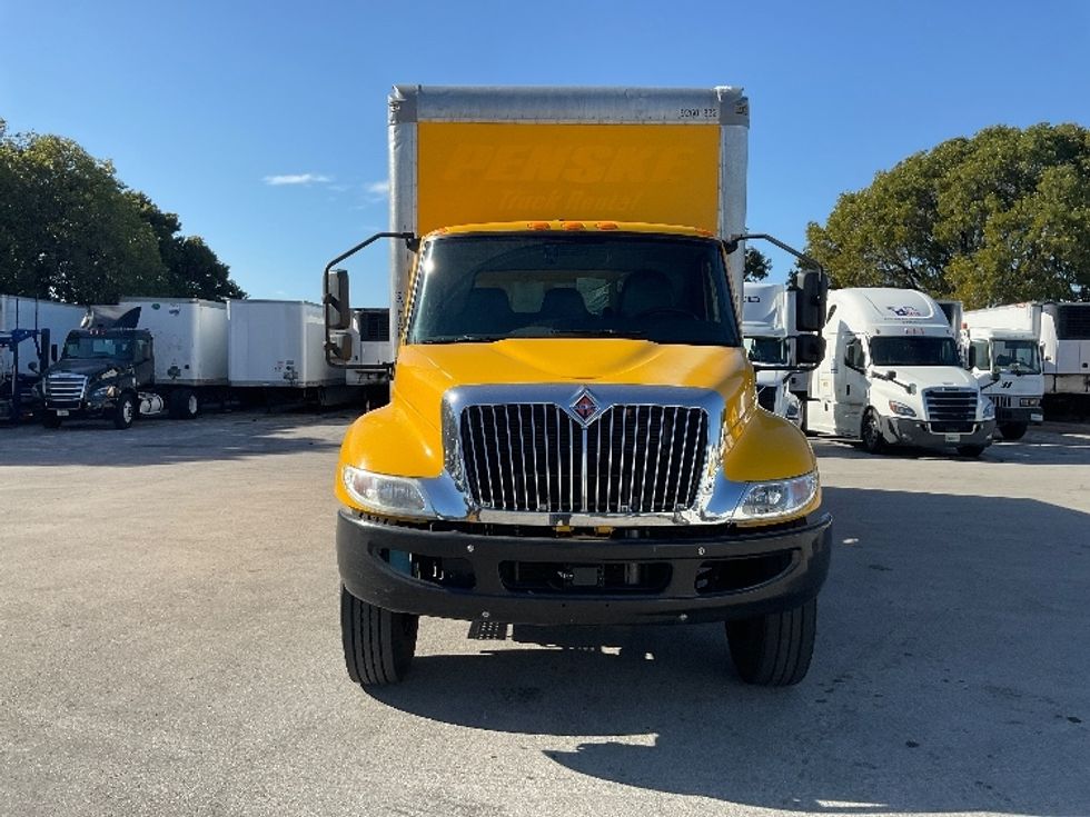 Medium Duty Box Truck-Light and Medium Duty Trucks-International-2021-MV607-Medley-FL-197,210\n\t\tmiles-$ 42,750 - Image 2