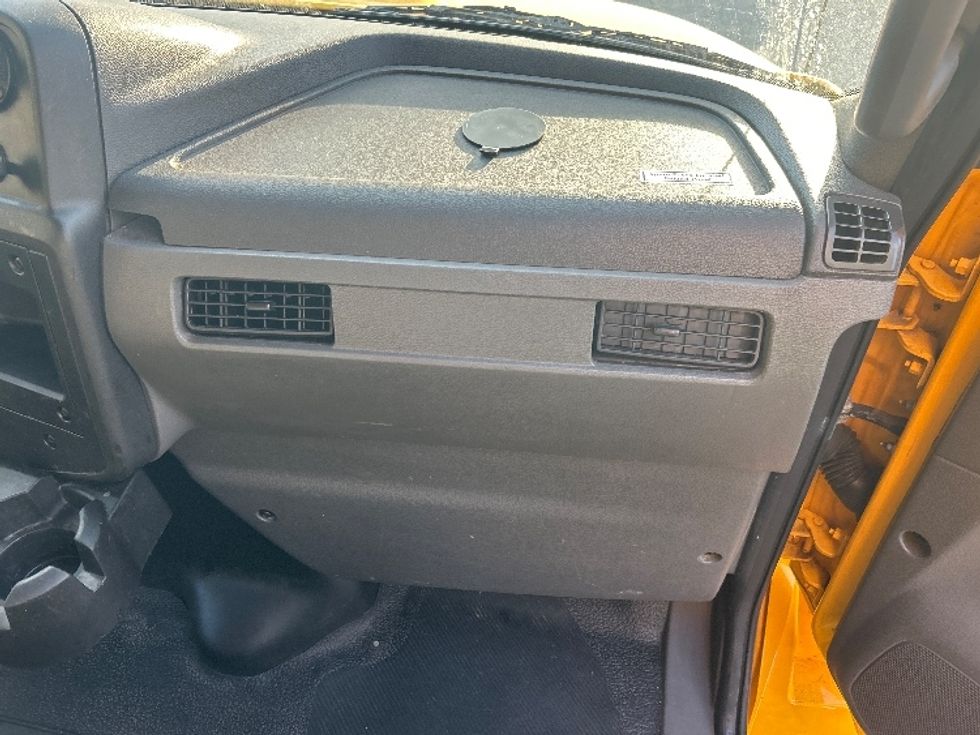 Medium Duty Box Truck-Light and Medium Duty Trucks-International-2021-MV607-Medley-FL-197,210\n\t\tmiles-$ 42,750 - Image 21