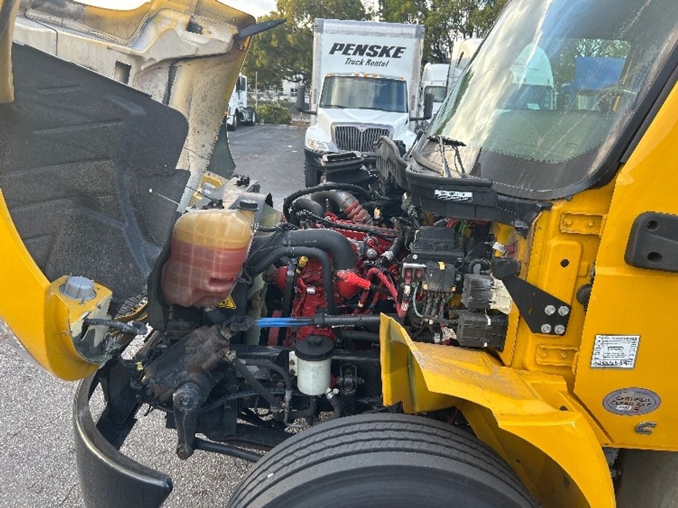 Medium Duty Box Truck-Light and Medium Duty Trucks-International-2021-MV607-Medley-FL-197,210\n\t\tmiles-$ 42,750 - Image 24
