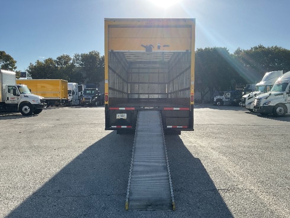 Medium Duty Box Truck-Light and Medium Duty Trucks-International-2021-MV607-Medley-FL-197,210\n\t\tmiles-$ 42,750 - Image 9