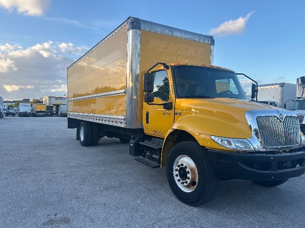 Medium Duty Box Truck-Light and Medium Duty Trucks-International-2021-MV607-Medley-FL-199,470\n\t\tmiles-$ 42,250 - Image 1