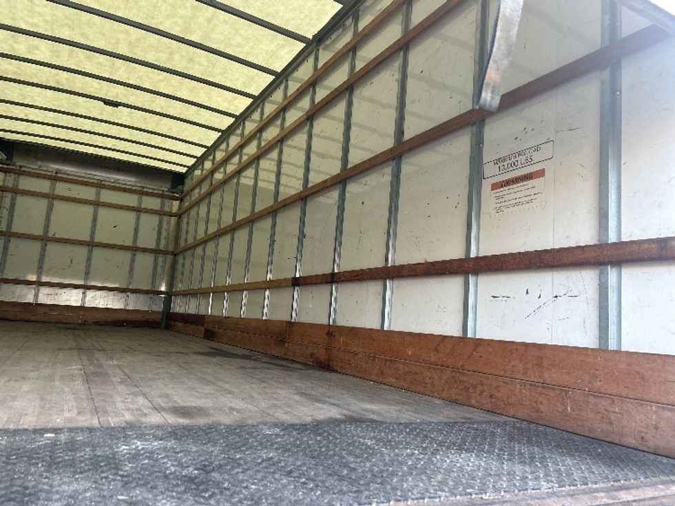 Medium Duty Box Truck-Light and Medium Duty Trucks-International-2021-MV607-Medley-FL-199,470\n\t\tmiles-$ 42,250 - Image 10